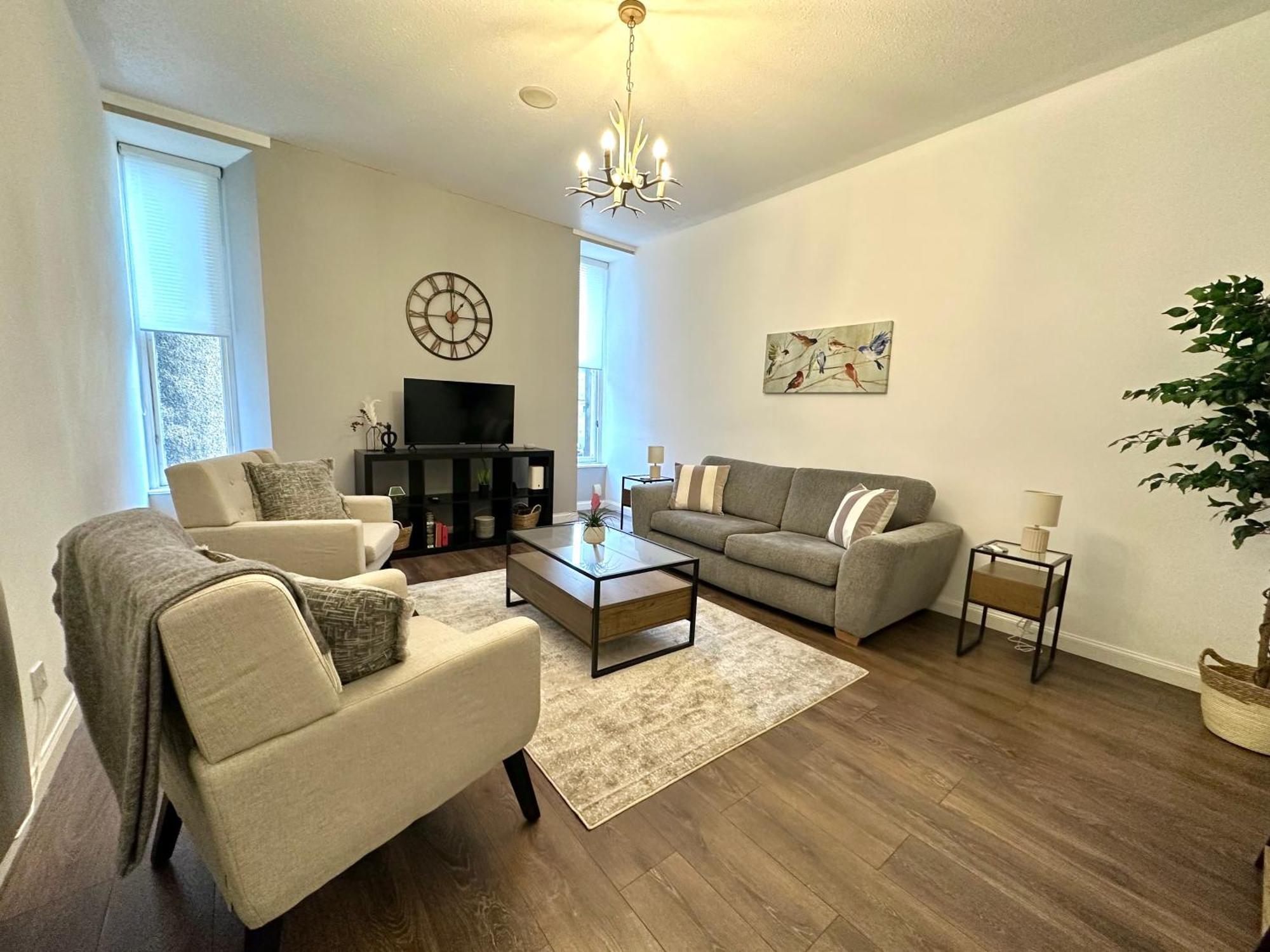 Large City Centre Apartment Перт Экстерьер фото