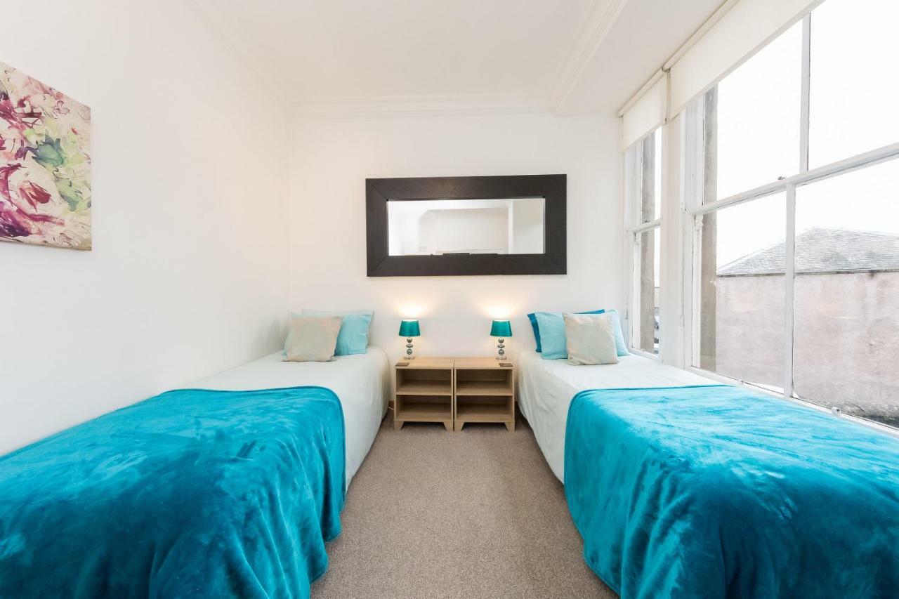 Large City Centre Apartment Перт Экстерьер фото