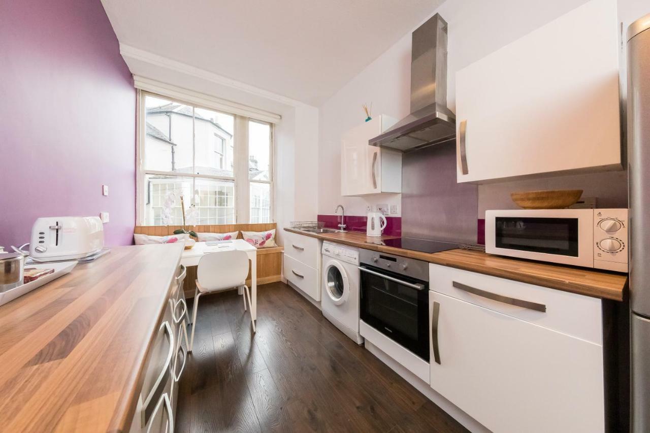 Large City Centre Apartment Перт Экстерьер фото