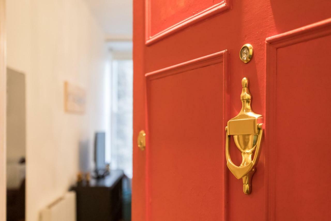 Large City Centre Apartment Перт Экстерьер фото